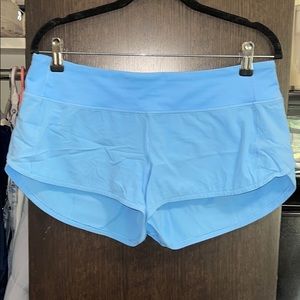 Lululemon 2.5” low rise speed up shorts in blue
